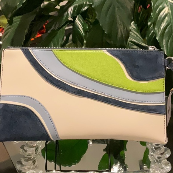 NWT Michael Kors Jet Set Patchwork Wristlet - Picture 2 of 10